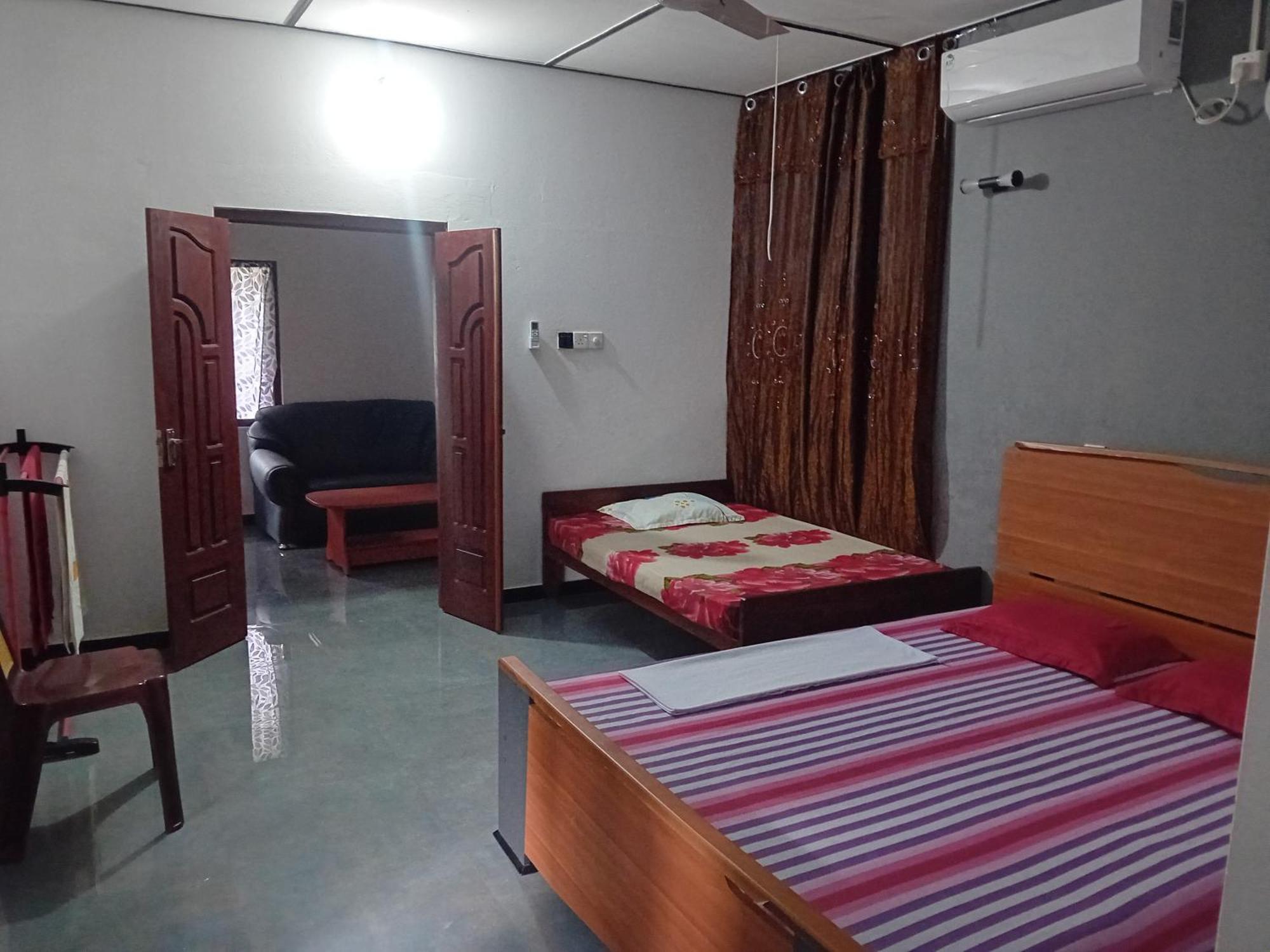 Enoch Guest House Manar Exterior foto